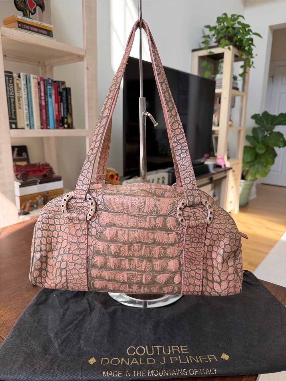 Donald J. Pliner Couture vintage croc embossed leather shoulder bag & dust bag - Picture 4 of 12